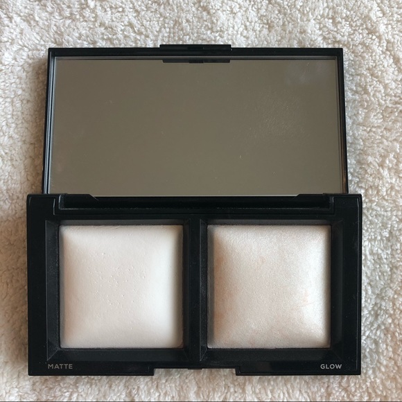 bareMinerals Other - Bare minerals pressed powder duo bareMinerals Other - Bare minerals pressed powder duo